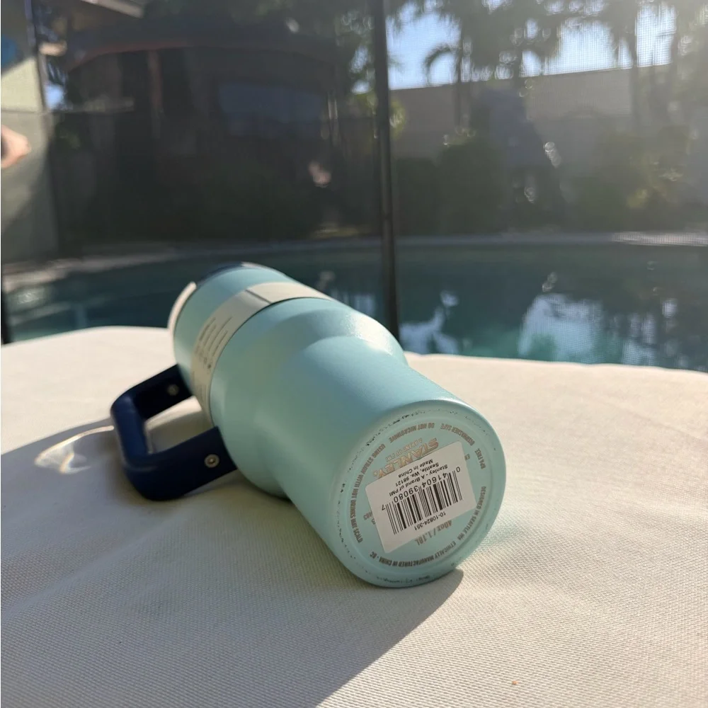 Stanley Ice Blue Tumbler with Navy Handle - Picture 3 of 3